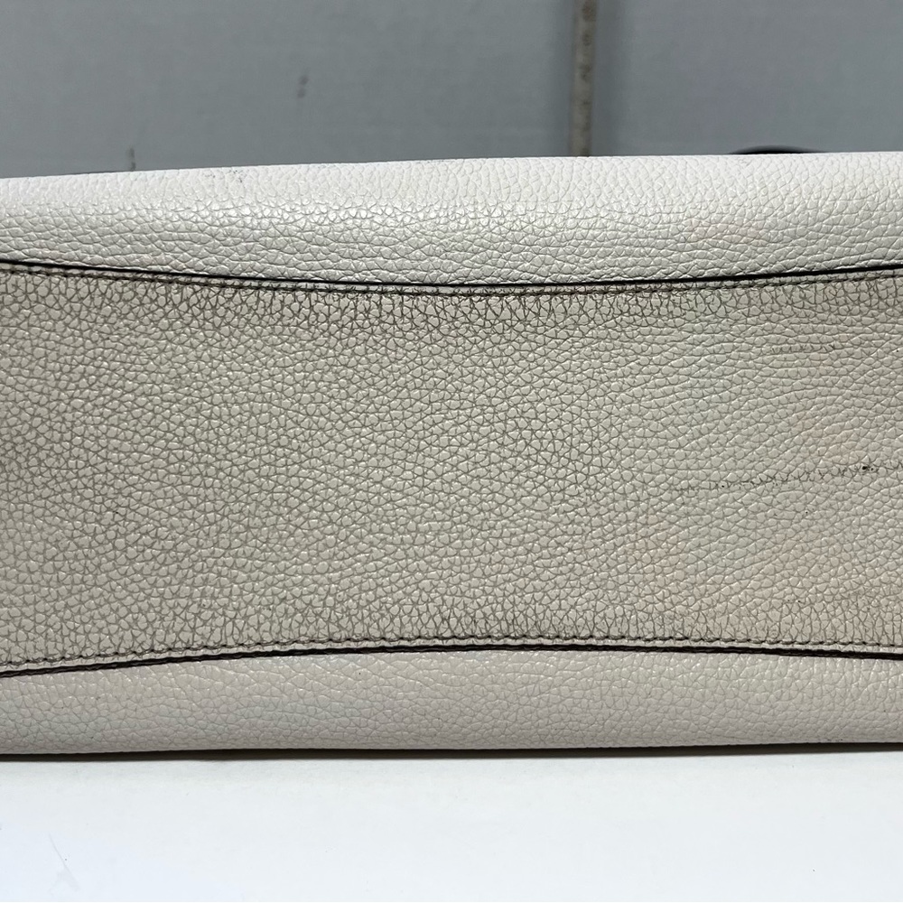 Coach Bag in cream - Picture 12 of 12